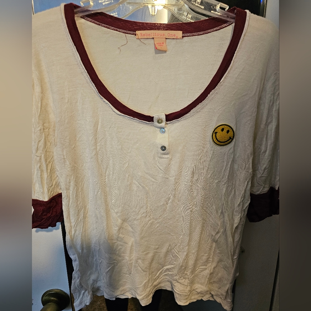 White with maroon trim 3/4 sleeve shirt with smiley face patch